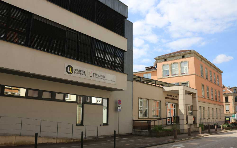 Universität