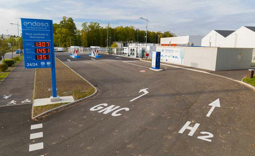 Hydrogen charging station